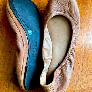 Brown Lucky Brand 8w flats
